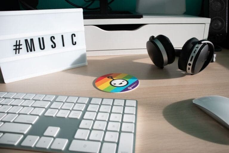 Music for Gaming YouTubers: Best Tracks & Tips
